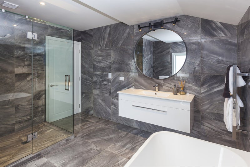 195 Fendalton Road, FENDALTON, CHRISTCHURCH - Carousel 32