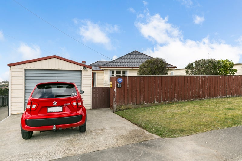 18 Ruskin Road, Newlands, Wellington - Carousel 14