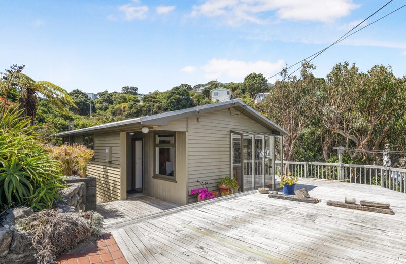 9 Greenview Way, Miramar, Wellington - Carousel 1