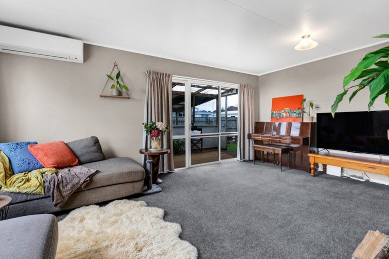 60 Bayly Street, Waitara, Waitara - Carousel 2
