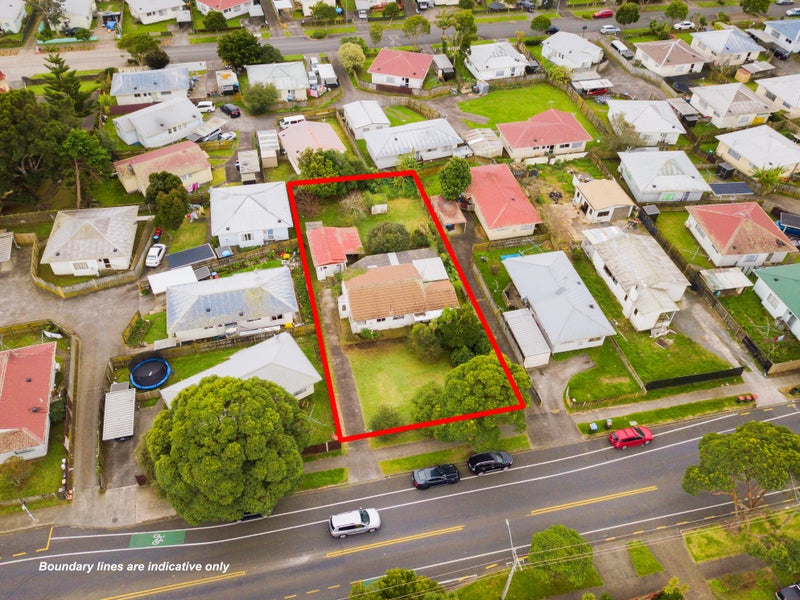 86 Point England Road, Point England, Auckland - Carousel 1