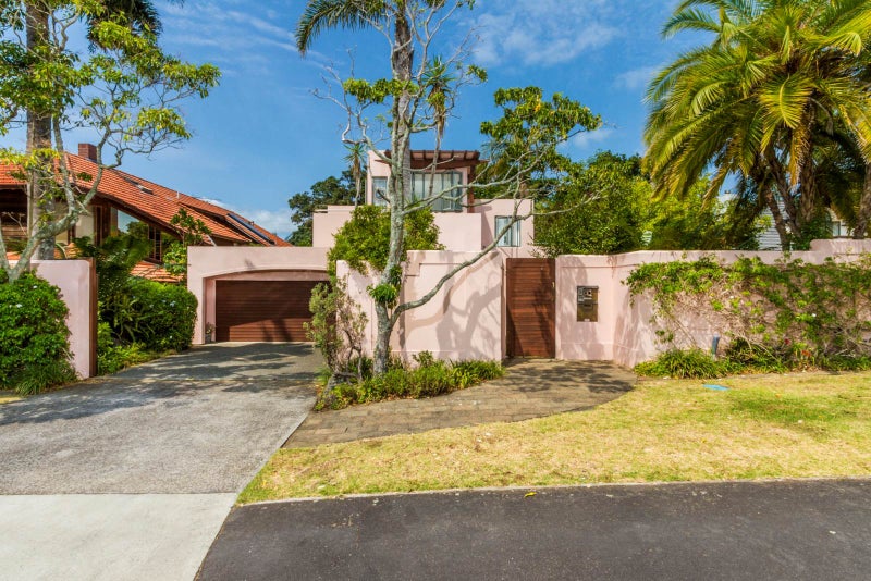 17 Minnehaha Avenue, Takapuna, Auckland - Carousel 38