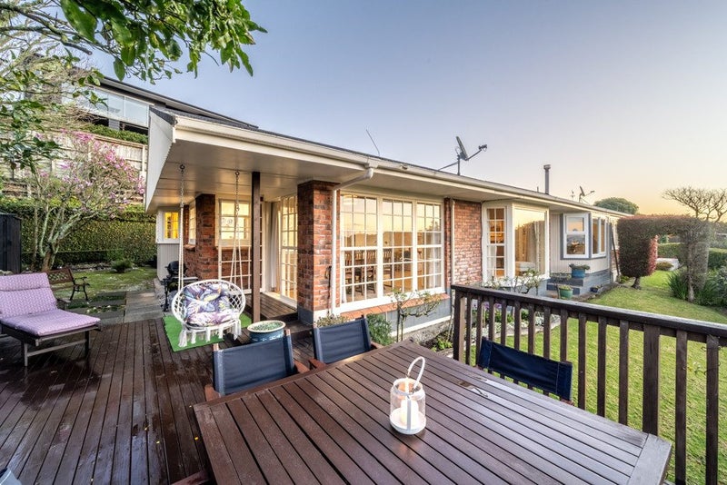 2/18 Chilton Place, Mellons Bay, Auckland - Carousel 2