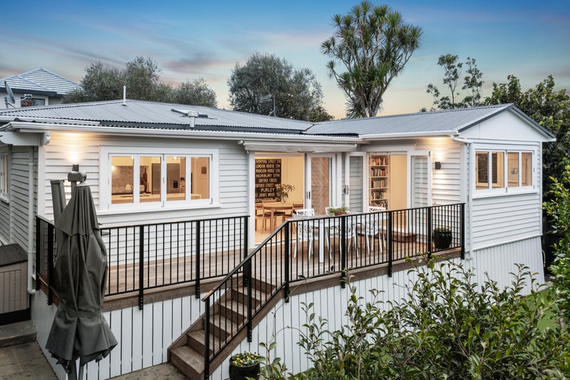 27 Waiatarua Road, Remuera, Auckland - Carousel 2