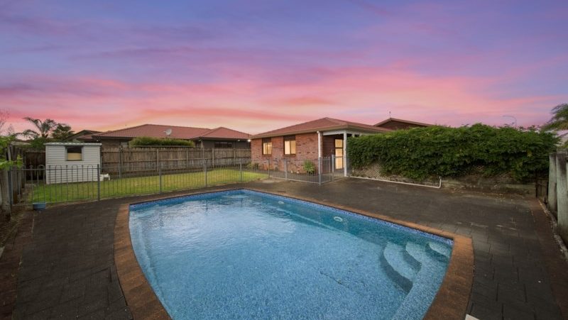 11 Mirabell Place, Golflands, Auckland - Carousel 1