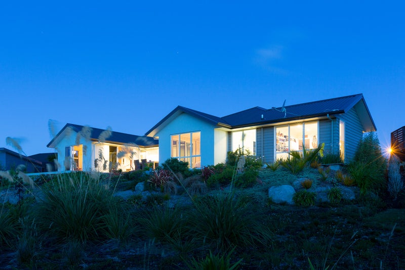 6 Augusta Grove, Waiwhakaiho, New Plymouth - Carousel 1