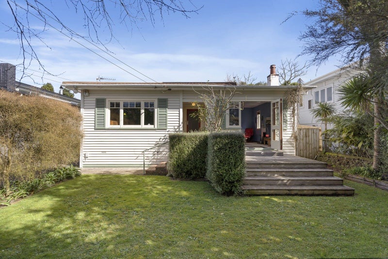 5 Brewster Avenue, Morningside, Auckland - Carousel 1