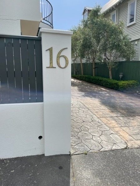 16C Hobson Street, Thorndon, Wellington - Carousel 13