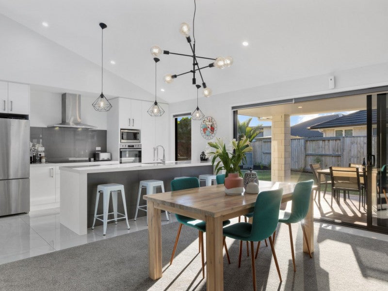 53 Kahuparere Crescent, Pyes Pa, Tauranga - Carousel 2