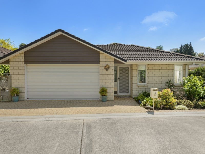 5 Darraghs Lane, Brookfield, Tauranga - Carousel 2