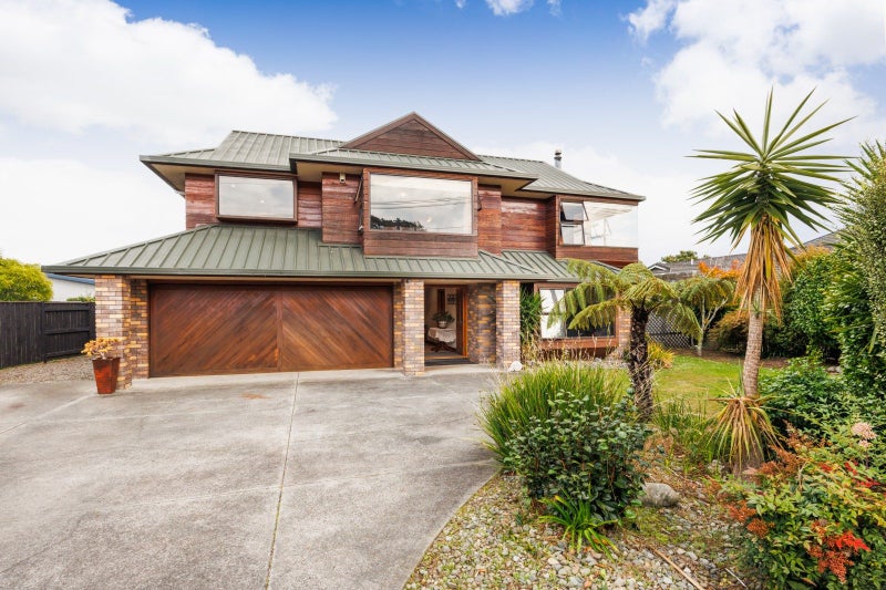 221 The Terrace, Ashhurst, Ashhurst - Carousel 1