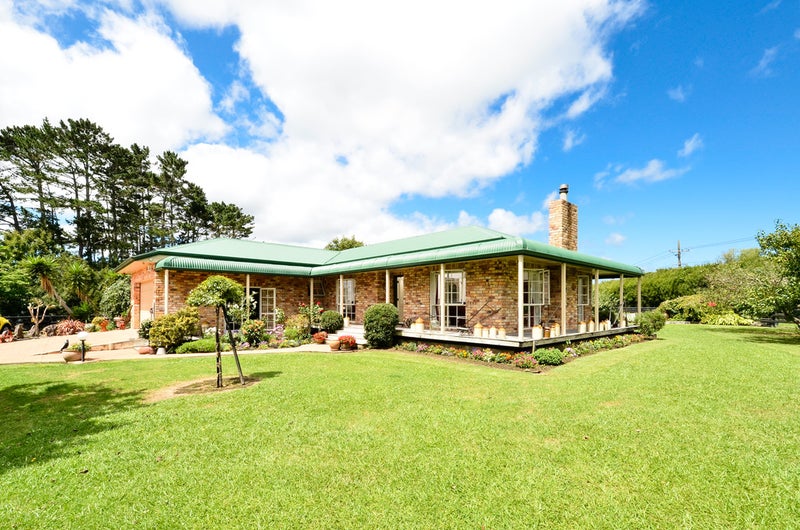 353 Waitakere Road, Henderson - Carousel 2