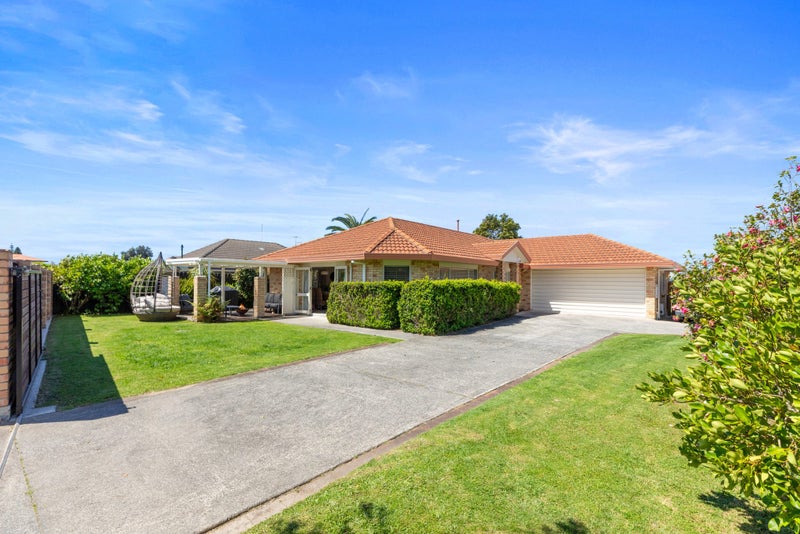 10 Aldermen Avenue, Papamoa Beach, Papamoa - Carousel 1