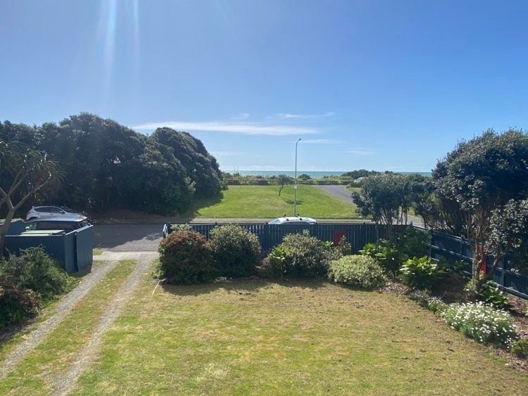 104 Field Way, Waikanae Beach, Waikanae - Carousel 2
