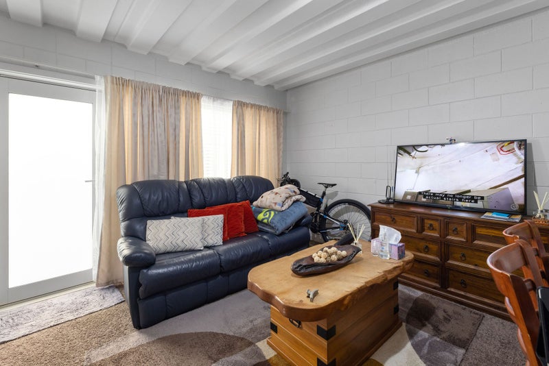 81 Fairfield Avenue, Addington, Christchurch - Carousel 20