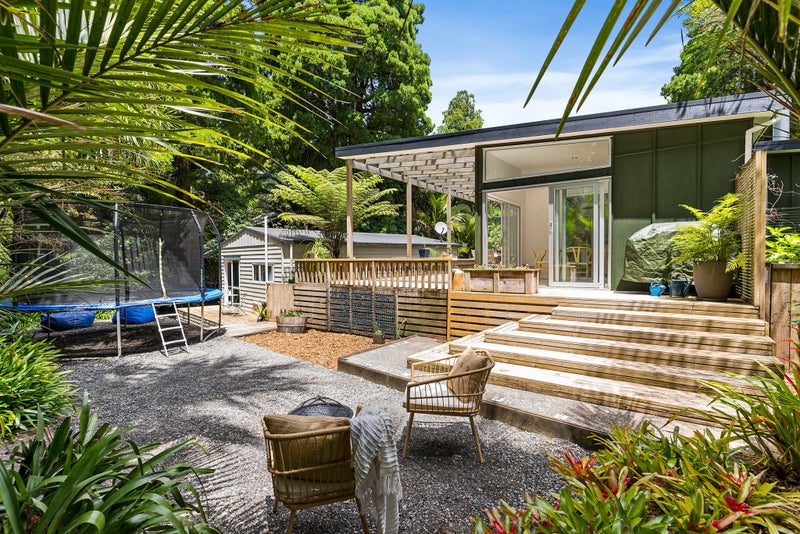 34 Valley Road, Titirangi, Auckland - Carousel 2