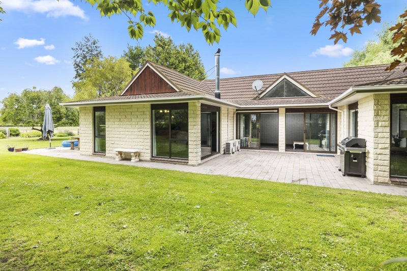 19 Tirohanga Road, North Taieri - Carousel 1