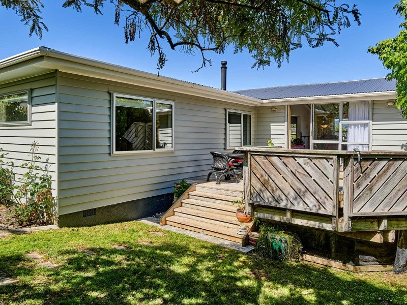 15 Spey Place, Papakowhai, Porirua - Carousel 1