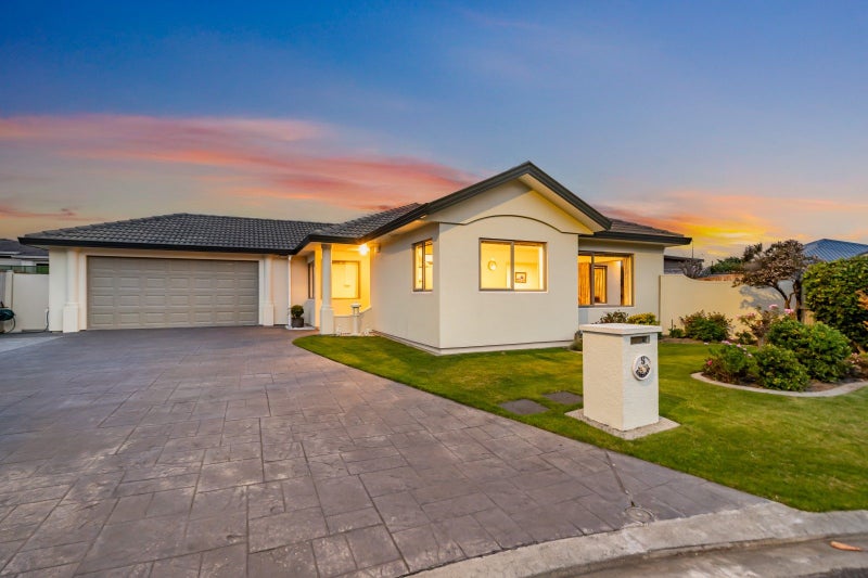 5 Rosebank Place, Avalon, Lower Hutt - Carousel 1