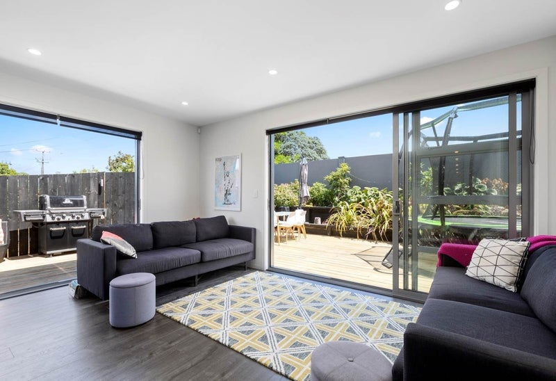 68 Arran Road, Browns Bay, Auckland - Carousel 2