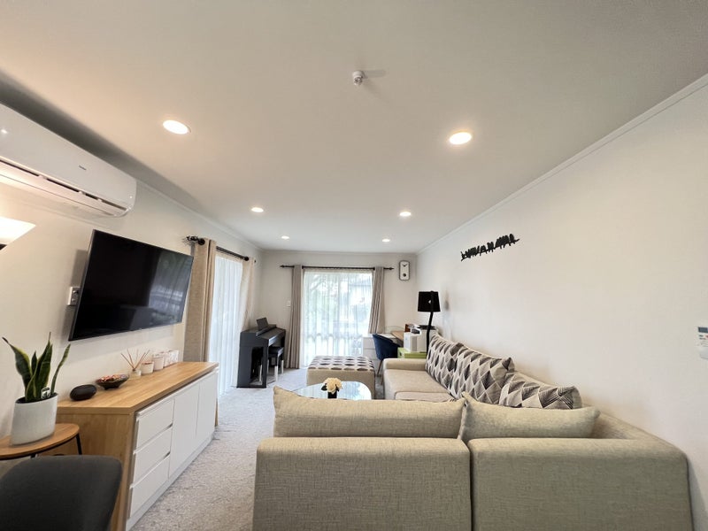 1/33 Penion Drive, Flat Bush, Auckland - Carousel 2