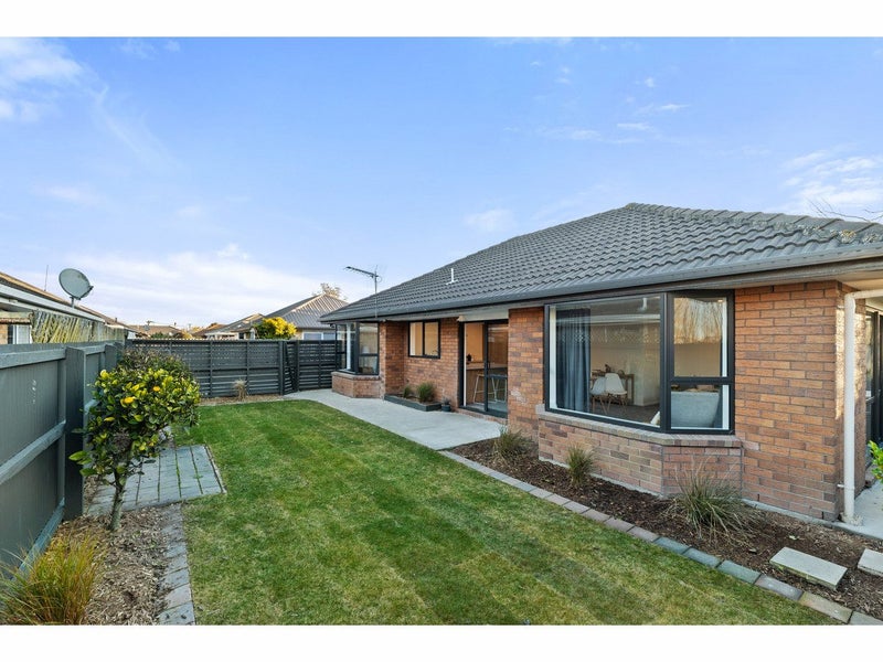 2/69 Tyrone Street, Belfast, Christchurch - Carousel 2