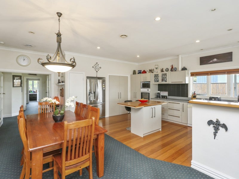 104 Pembroke Road West, Pembroke, Stratford - Carousel 2