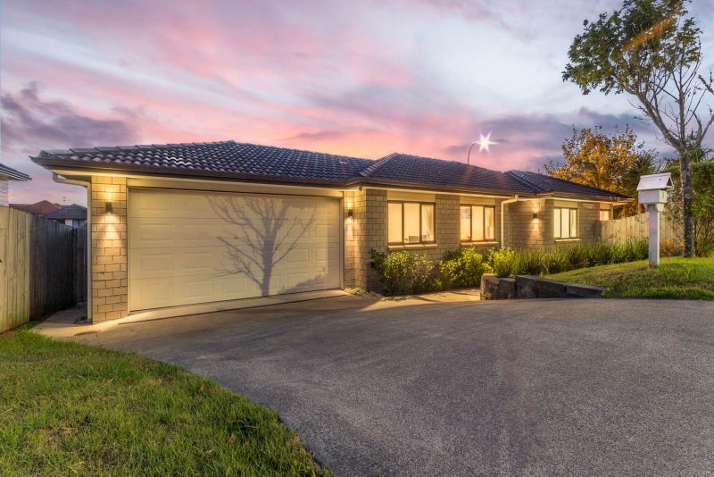 1 Northbrook Close, Greenhithe, Auckland - Carousel 1