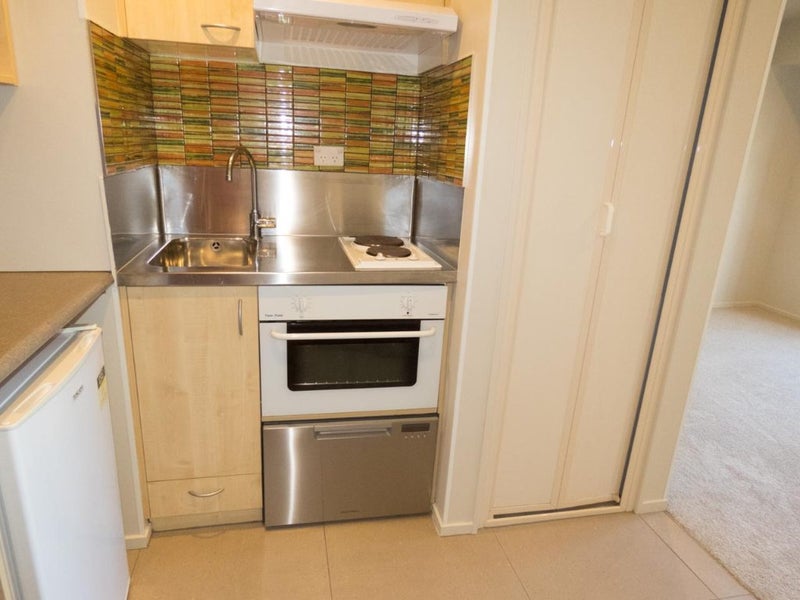 2C/10 Crown Lynn Place, New Lynn, Auckland - Carousel 2