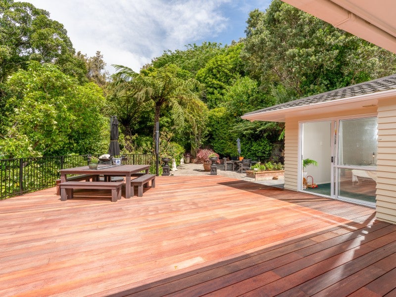 1 Woodman Drive, Tawa, Wellington - Carousel 2