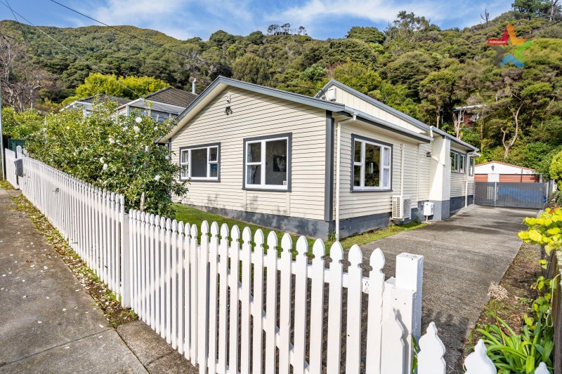 225 Whites Line East, Waiwhetu, Lower Hutt - Carousel 1