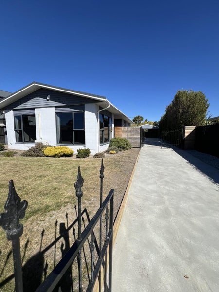 135 Queenspark Drive, Parklands, Christchurch - Carousel 2