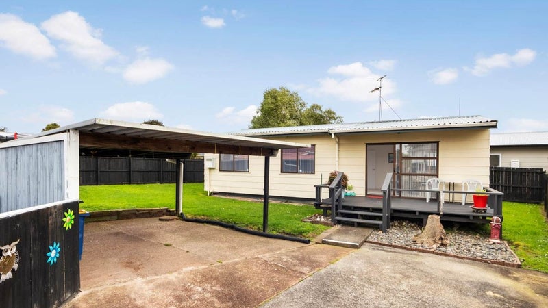 2/25 Barrys Road, Glendene, Auckland - Carousel 1