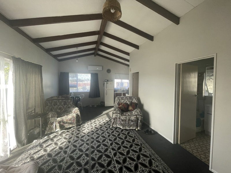 1/246 Crinan Street, Appleby, Invercargill - Carousel 2