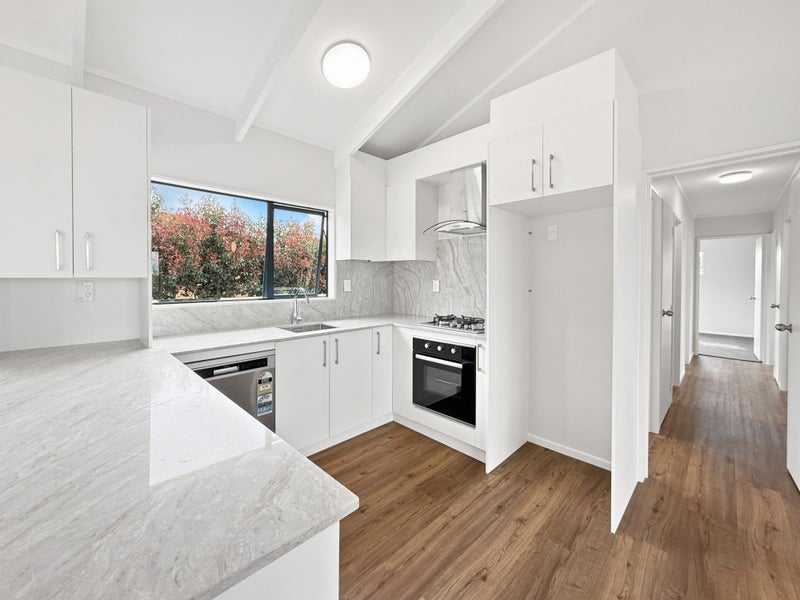 2/198 New Windsor Road, New Windsor, Auckland - Carousel 1