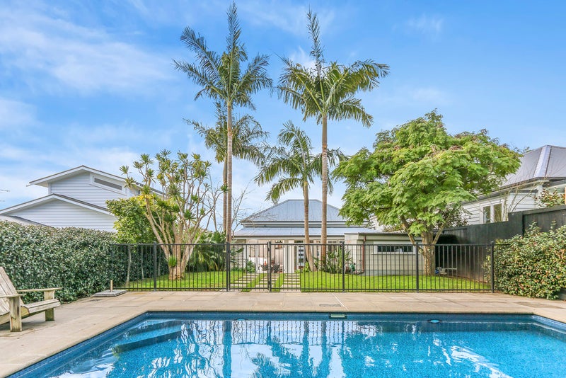 18 Sherwood Avenue, Grey Lynn, Auckland - Carousel 1