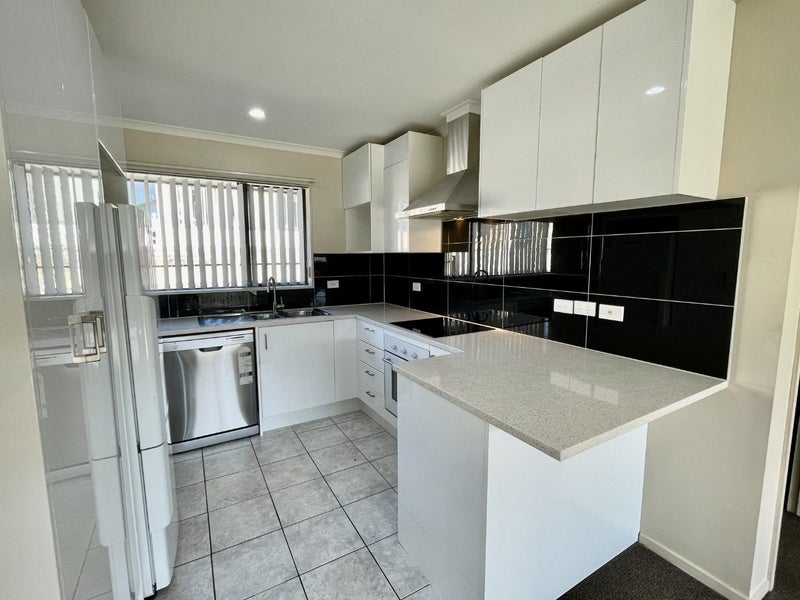 3 Margaret Road, Papatoetoe, Auckland - Carousel 2