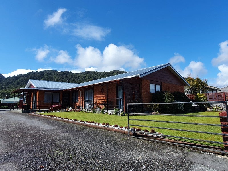 107 Bright Street, Cobden, Greymouth - Carousel 1