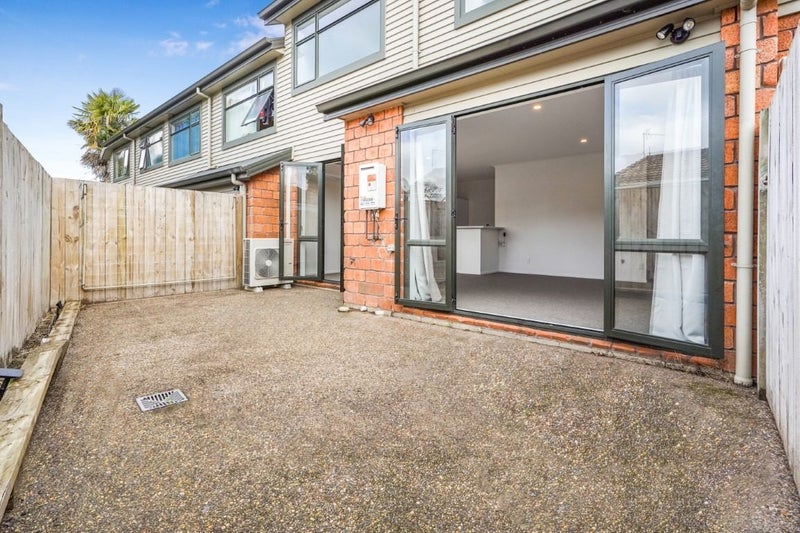 12C Kelvin Place, Hamilton East, Hamilton - Carousel 15