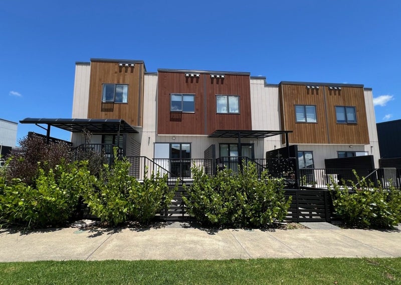 21 Bugle Road, Totara Park, Auckland - Carousel 1