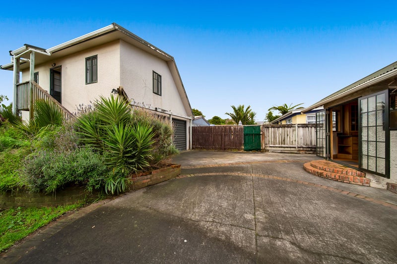 31 Lyn Street, Lynmouth, New Plymouth - Carousel 2