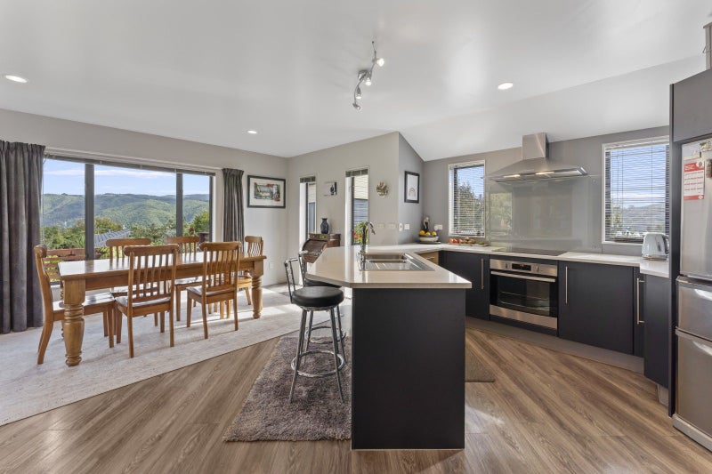 30 Mt Marua Drive, Timberlea, Upper Hutt - Carousel 2