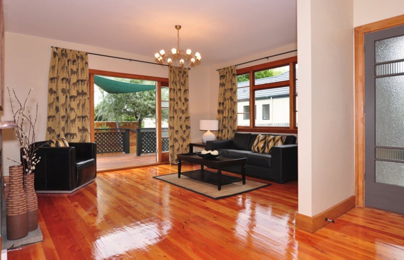 24 Riverlaw Terrace, Saint Martins, Christchurch - Carousel 1