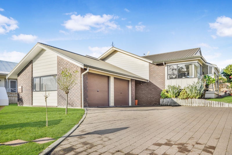 4 Oregon Crescent, Glenview, Hamilton - Carousel 2
