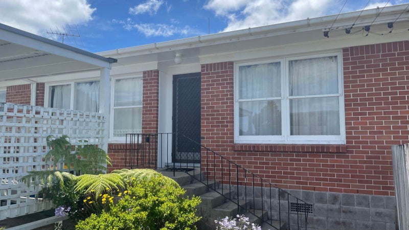 2/22 Coronation Road, Hillcrest, Auckland - Carousel 2