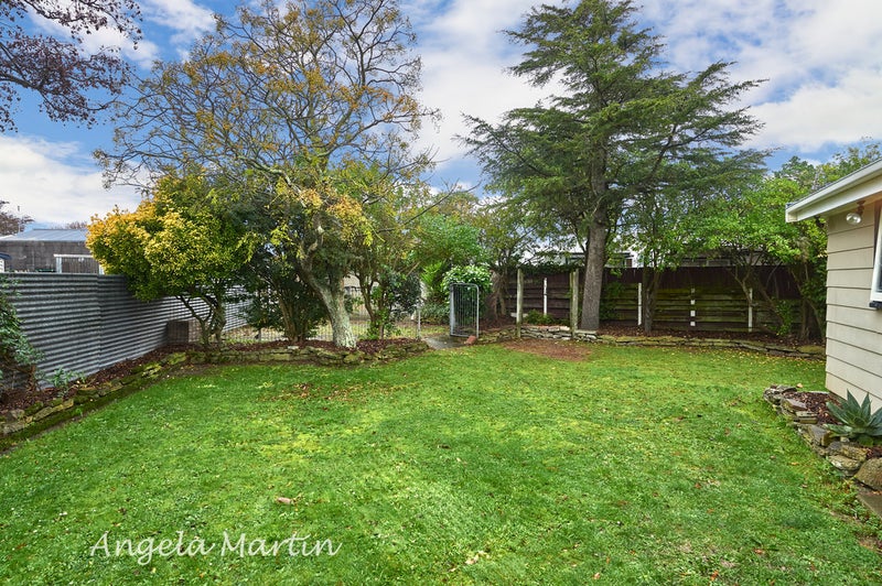 24 Saturn Crescent, Milson, Palmerston North - Carousel 17