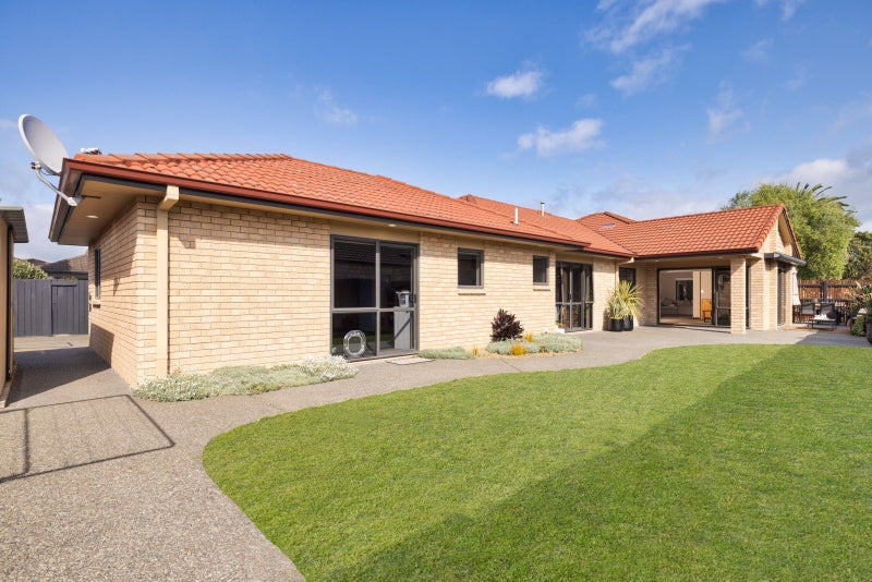 33 St Heliers Place, Papamoa Beach, Papamoa - Carousel 2
