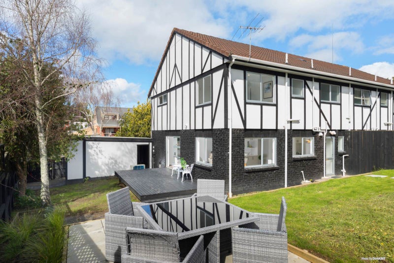 2/104 Manhattan Heights, Glendene, Auckland - Carousel 1