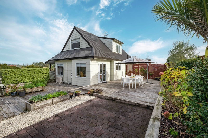 14 Seaglen Place, Botany Downs, Auckland - Carousel 2