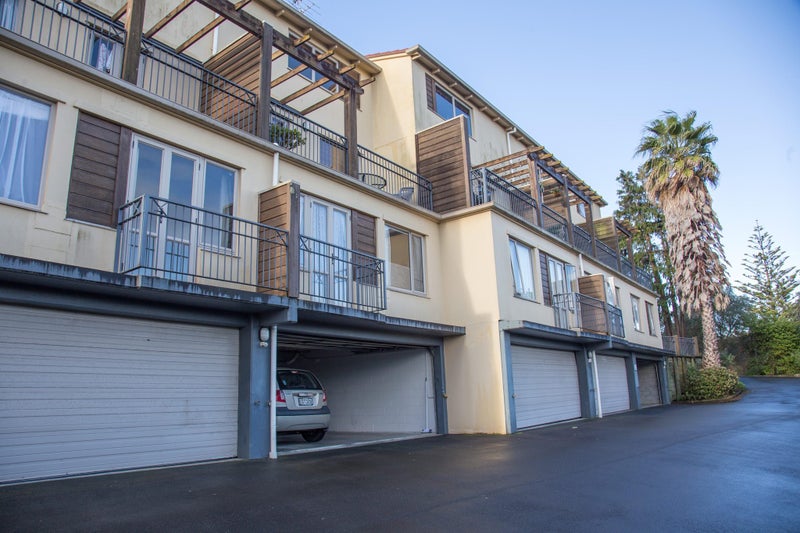 9/45 Byron Avenue, Takapuna, Auckland - Carousel 1